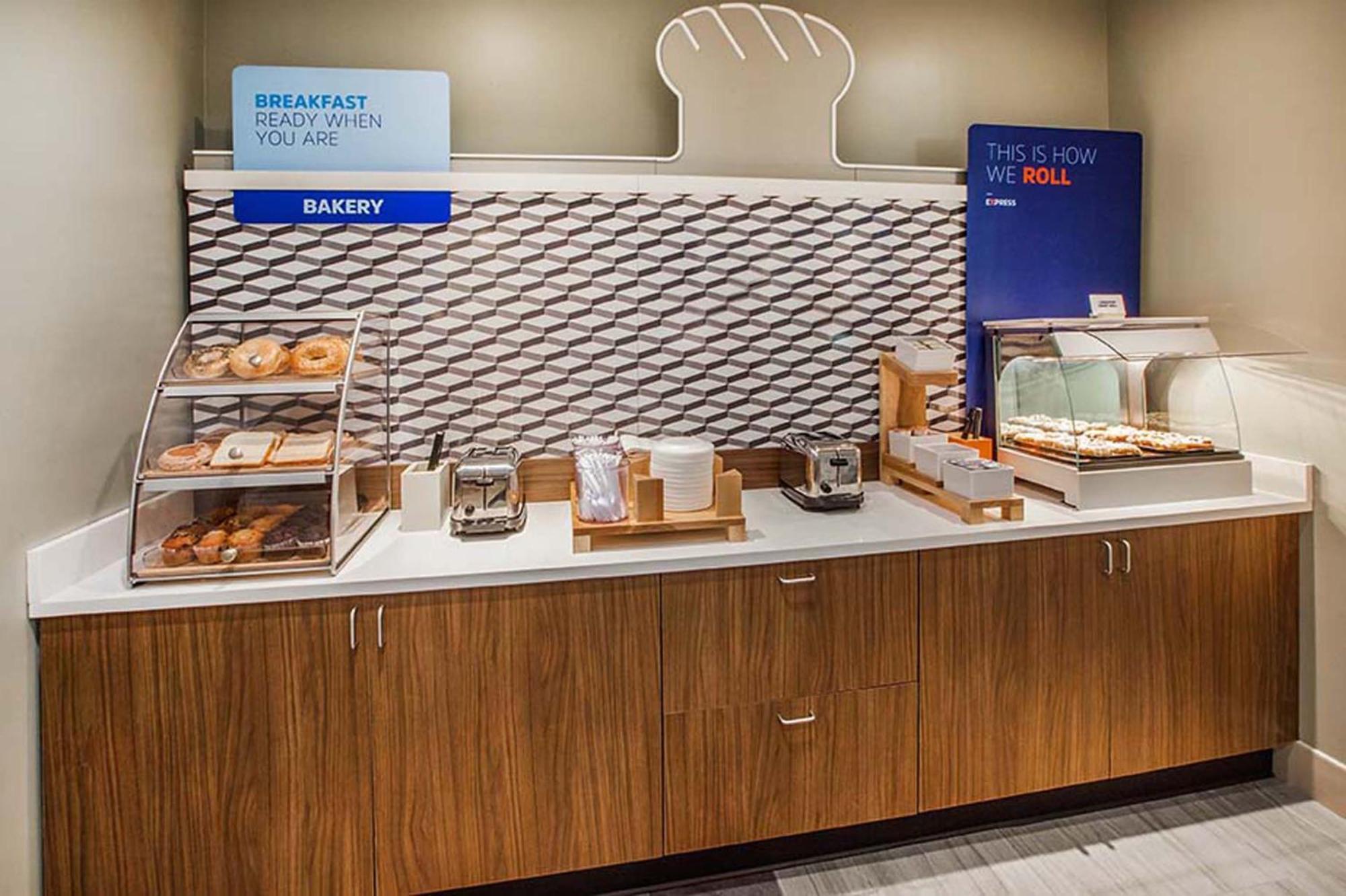 Holiday Inn Express & Suites Bryan - College Station By Ihg Экстерьер фото