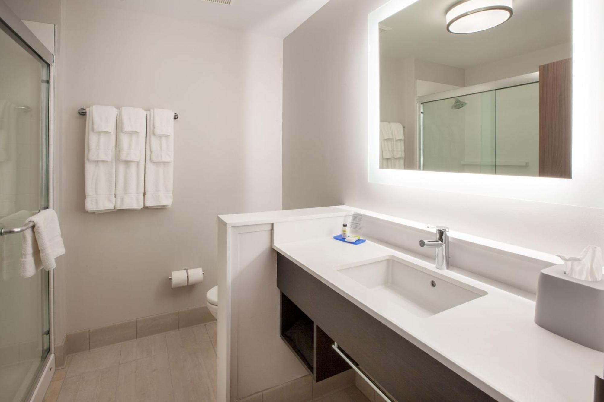 Holiday Inn Express & Suites Bryan - College Station By Ihg Экстерьер фото